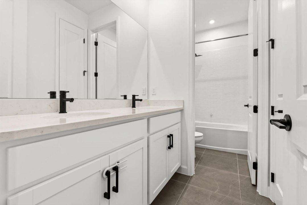 For Sale: $474,900 (3 beds, 2 baths, 1998 Square Feet)