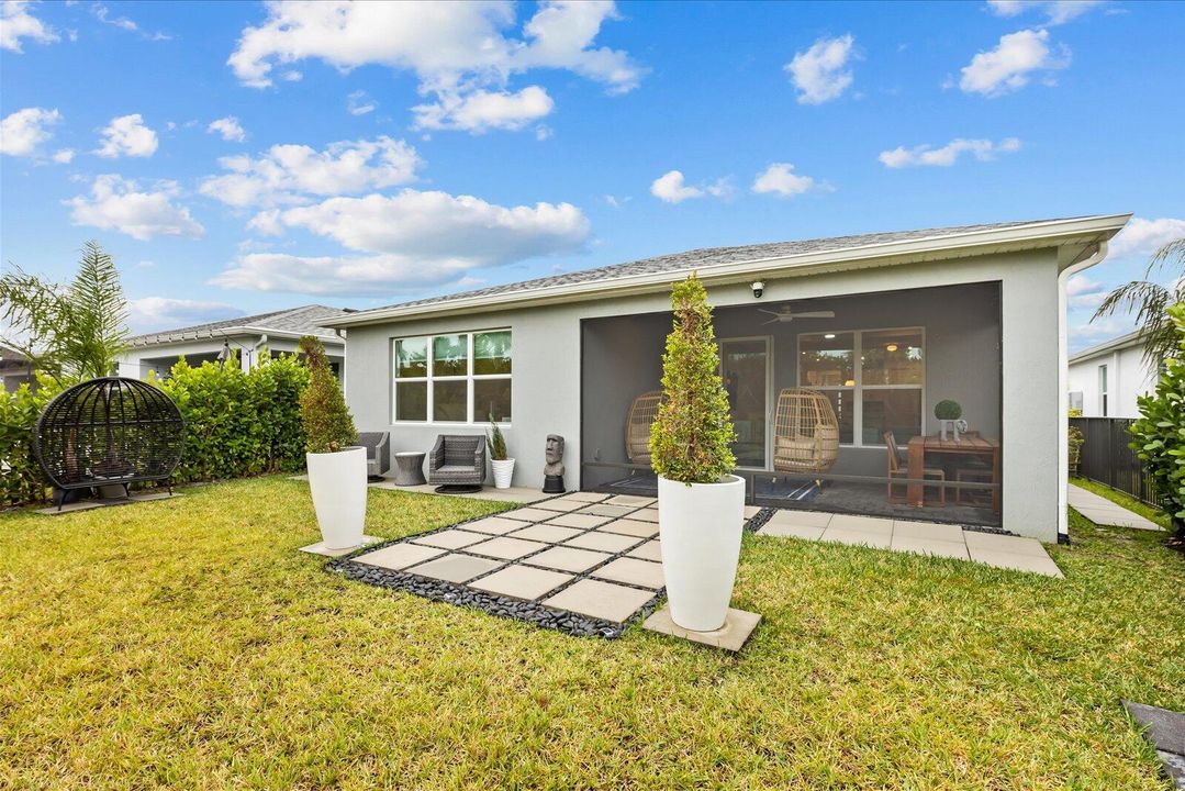 For Sale: $474,900 (3 beds, 2 baths, 1998 Square Feet)