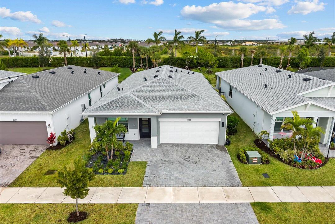 For Sale: $474,900 (3 beds, 2 baths, 1998 Square Feet)