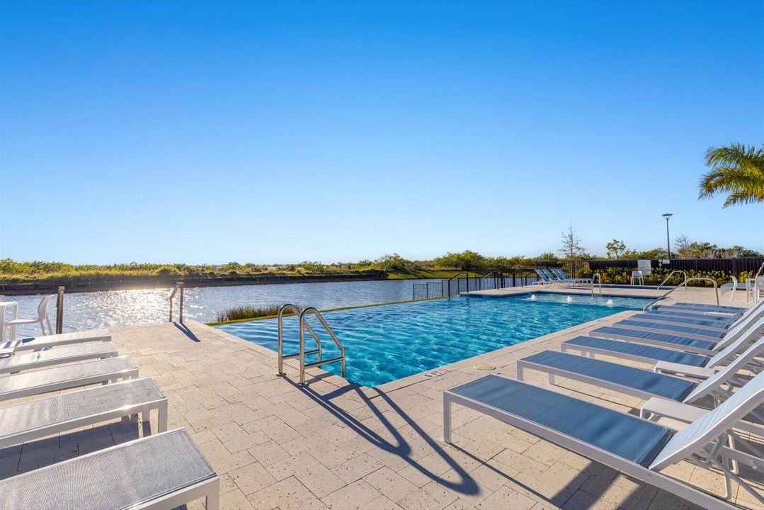 For Sale: $474,900 (3 beds, 2 baths, 1998 Square Feet)