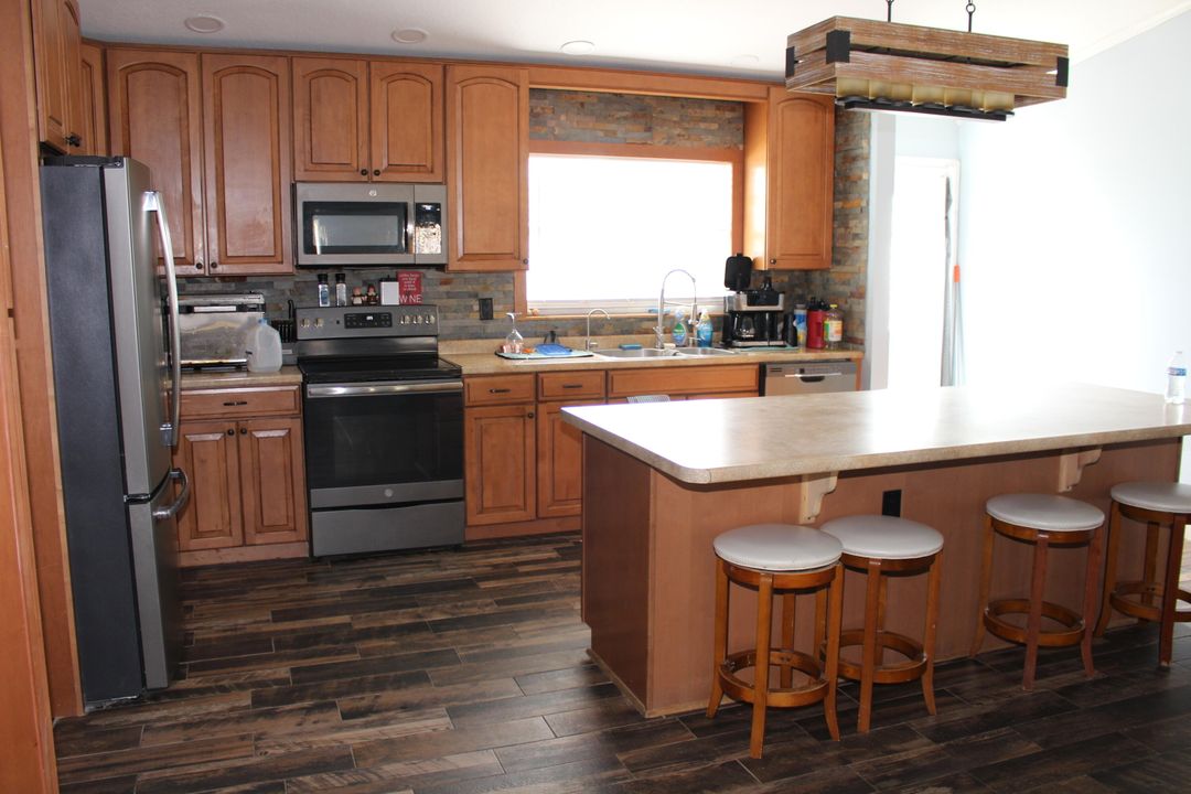 待售: $600,000 (3 贝兹, 2 浴室, 1143 平方英尺)