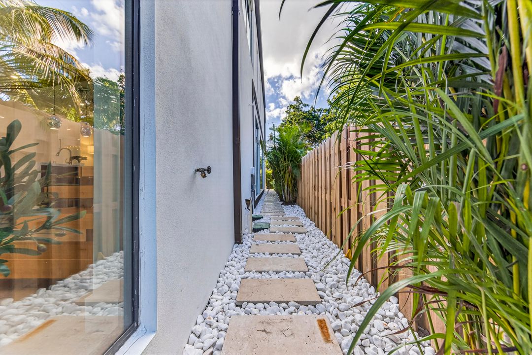 For Rent: $9,000 (4 beds, 4 baths, 3302 Square Feet)