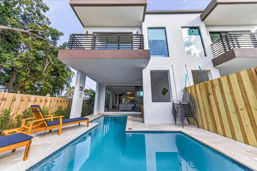 For Rent: $9,000 (4 beds, 4 baths, 3302 Square Feet)