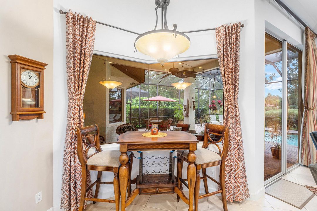 待售: $599,999 (3 贝兹, 2 浴室, 2296 平方英尺)