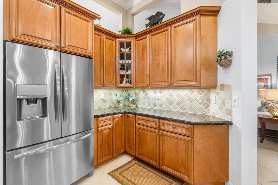 待售: $599,999 (3 贝兹, 2 浴室, 2296 平方英尺)