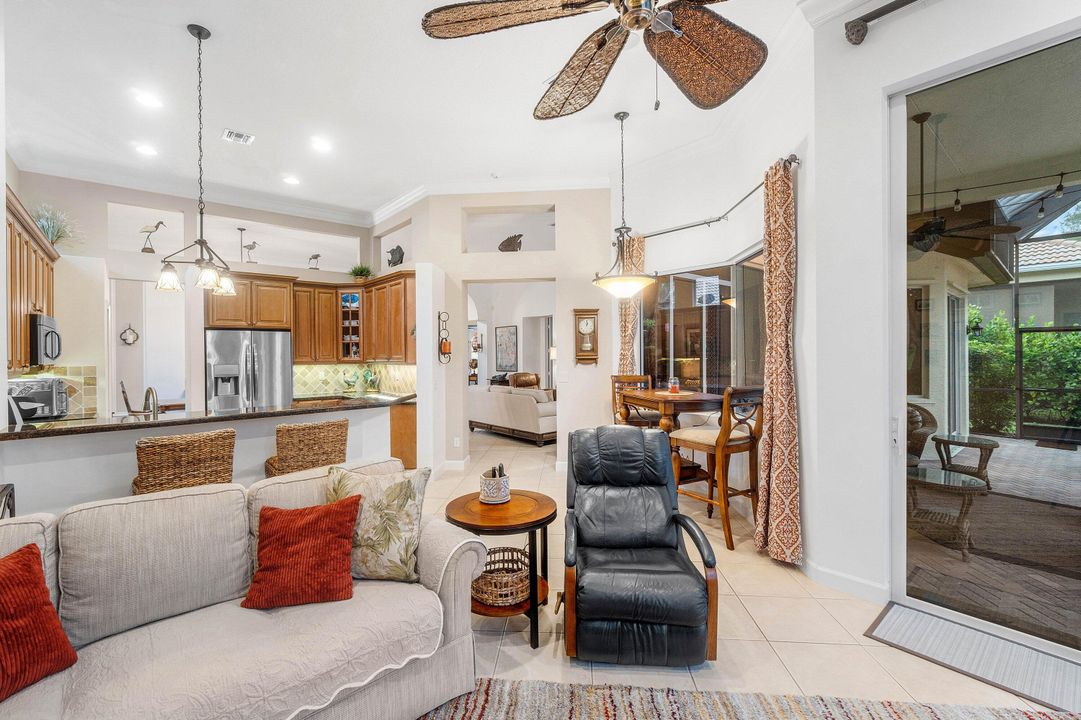 待售: $599,999 (3 贝兹, 2 浴室, 2296 平方英尺)