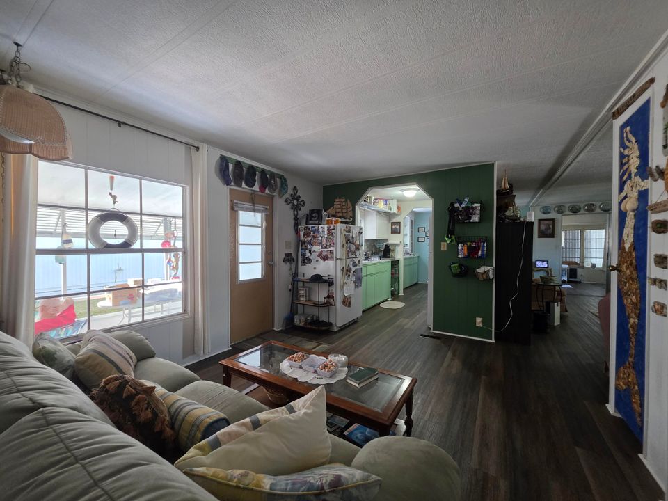 待售: $44,999 (2 贝兹, 2 浴室, 1280 平方英尺)