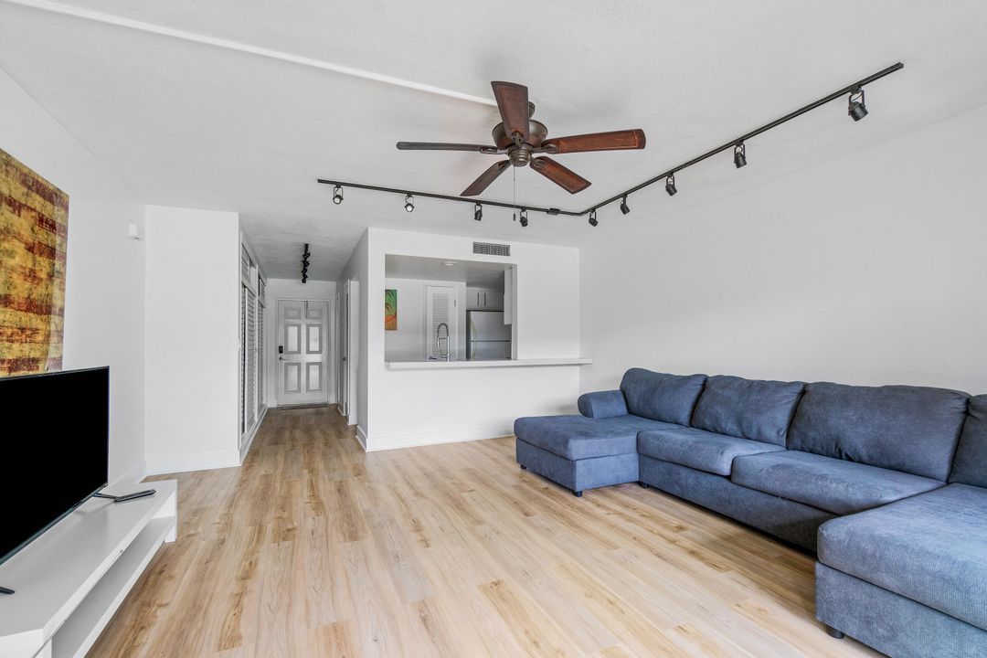 For Rent: $1,700 (1 beds, 1 baths, 490 Square Feet)