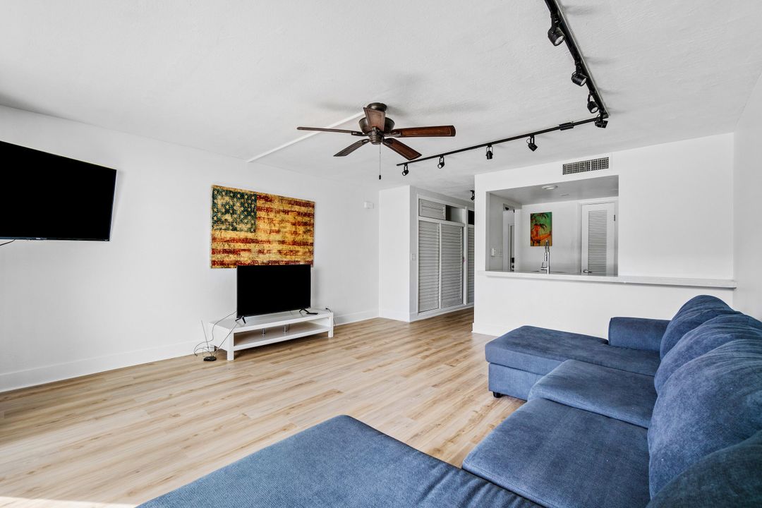 For Rent: $1,700 (1 beds, 1 baths, 490 Square Feet)