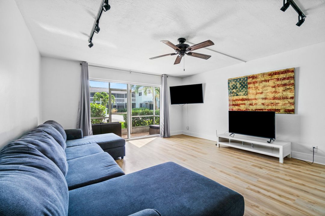 For Rent: $1,700 (1 beds, 1 baths, 490 Square Feet)