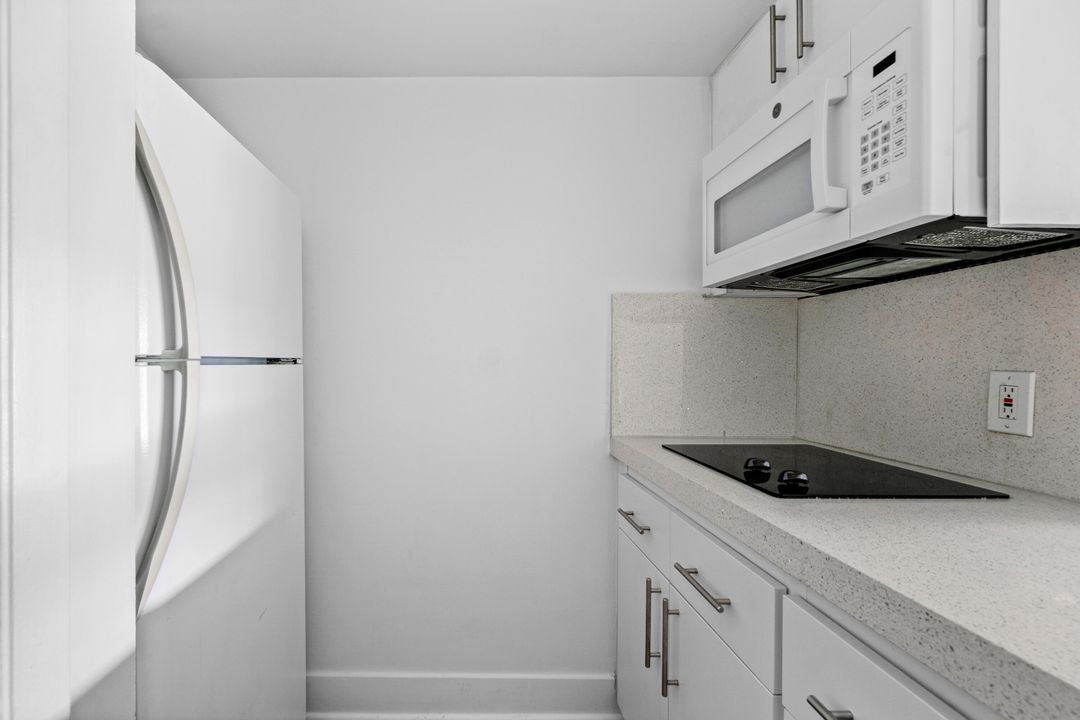 For Rent: $1,700 (1 beds, 1 baths, 490 Square Feet)