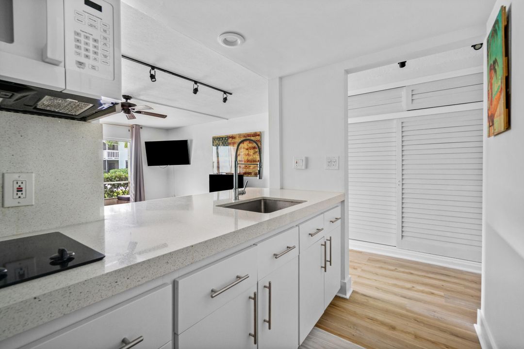 For Rent: $1,700 (1 beds, 1 baths, 490 Square Feet)