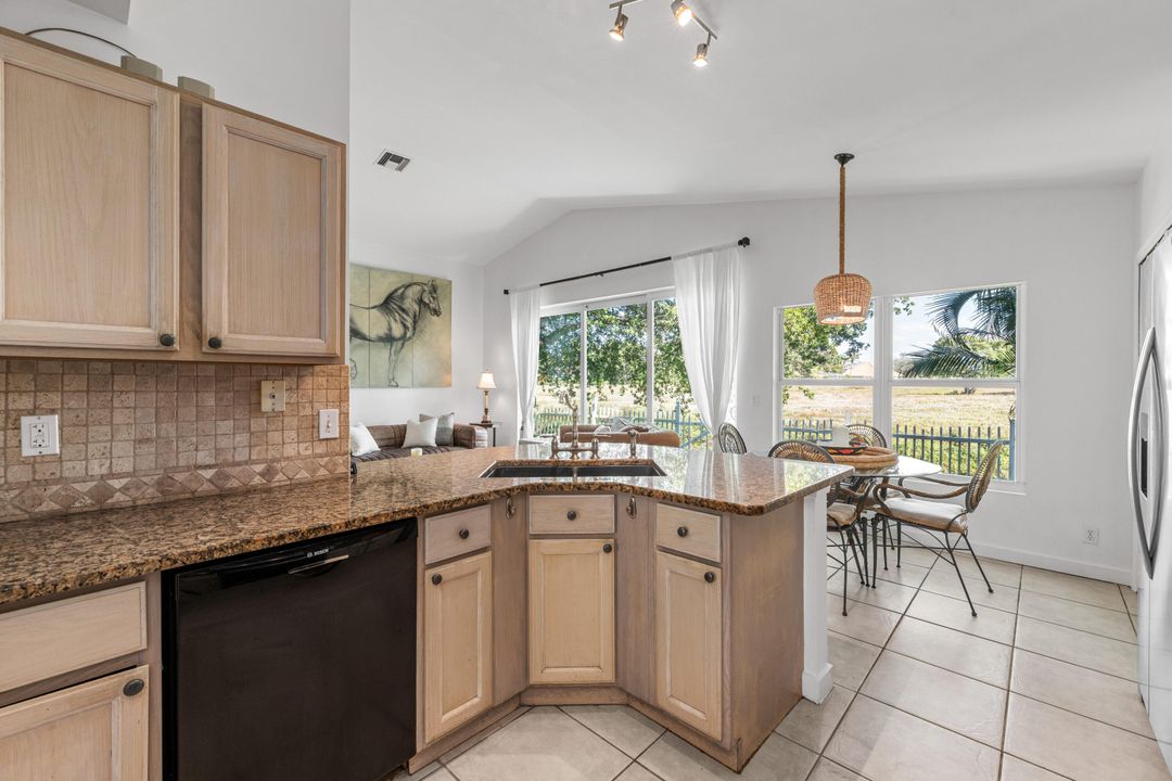 На продажу: $740,000 (3 спален, 2 ванн, 2180 Квадратных фут)