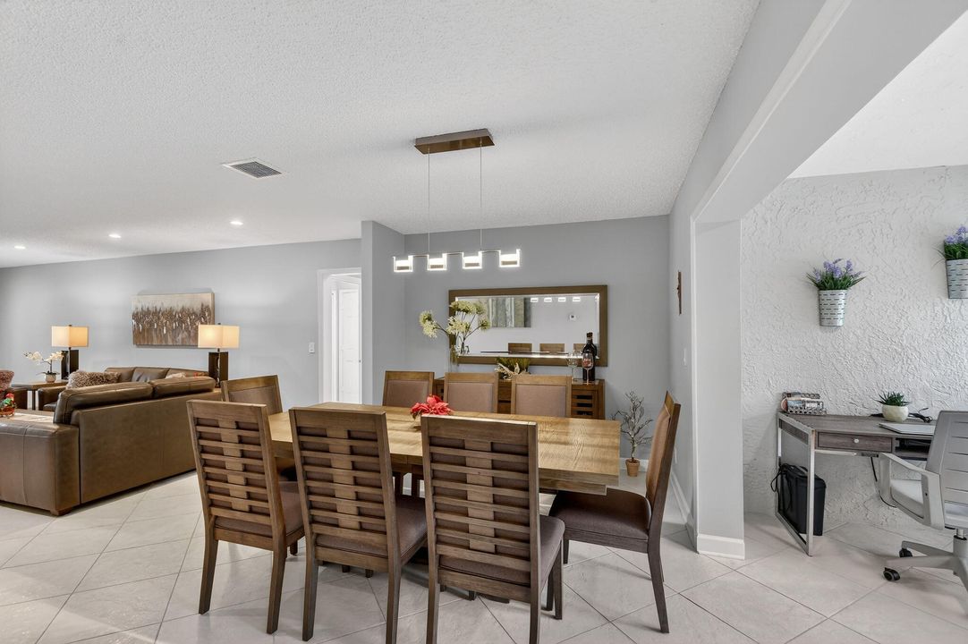 For Sale: $350,000 (2 beds, 2 baths, 1400 Square Feet)