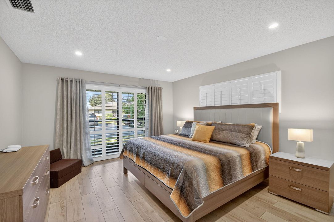 For Sale: $350,000 (2 beds, 2 baths, 1400 Square Feet)