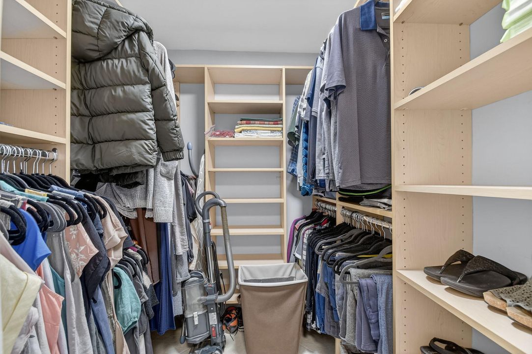 For Sale: $350,000 (2 beds, 2 baths, 1400 Square Feet)