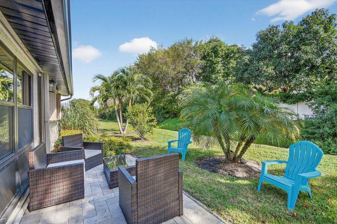 For Sale: $350,000 (2 beds, 2 baths, 1400 Square Feet)