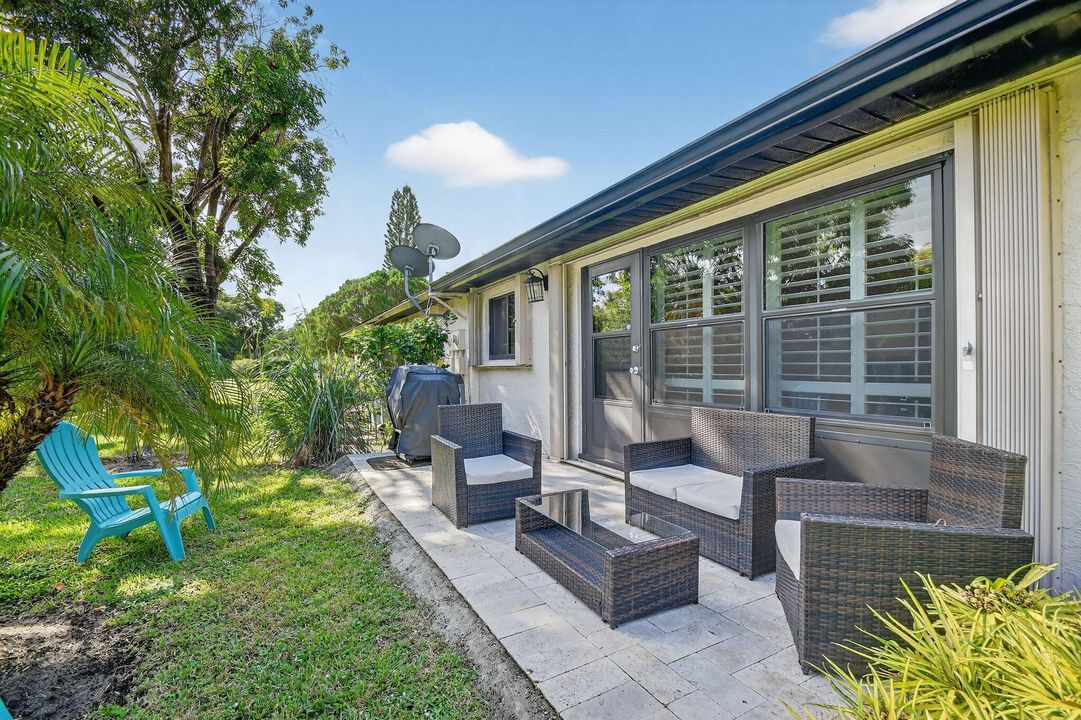 For Sale: $350,000 (2 beds, 2 baths, 1400 Square Feet)