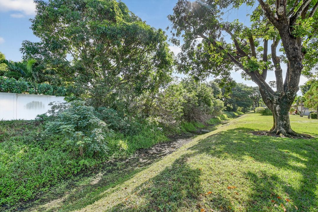 For Sale: $350,000 (2 beds, 2 baths, 1400 Square Feet)