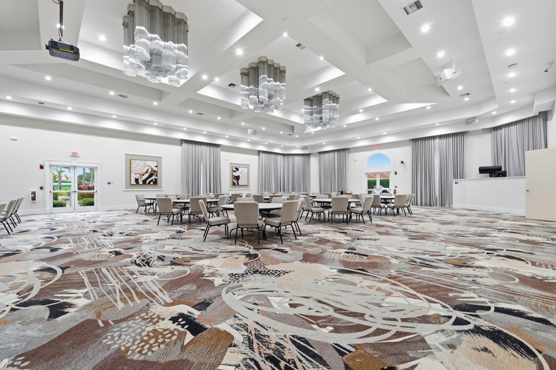 En Venta: $499,000 (3 camas, 2 baños, 2211 Pies cuadrados)