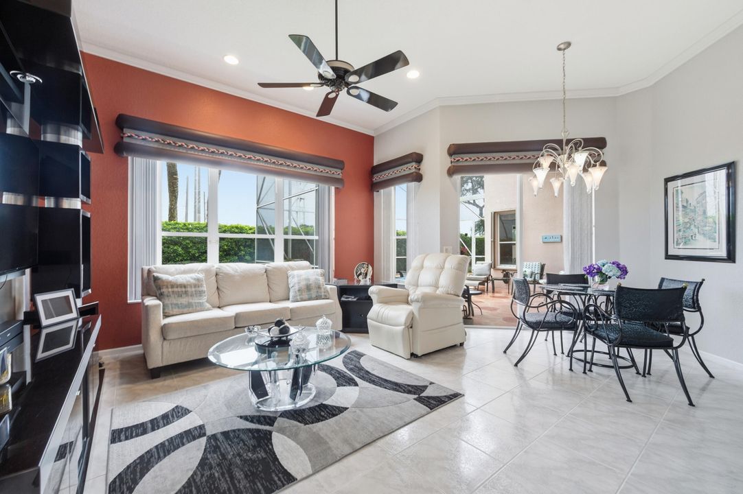 En Venta: $499,000 (3 camas, 2 baños, 2211 Pies cuadrados)