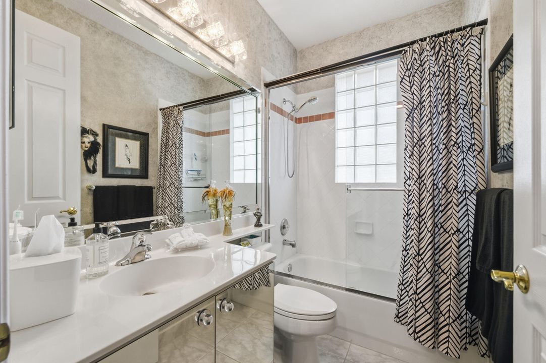 En Venta: $499,000 (3 camas, 2 baños, 2211 Pies cuadrados)