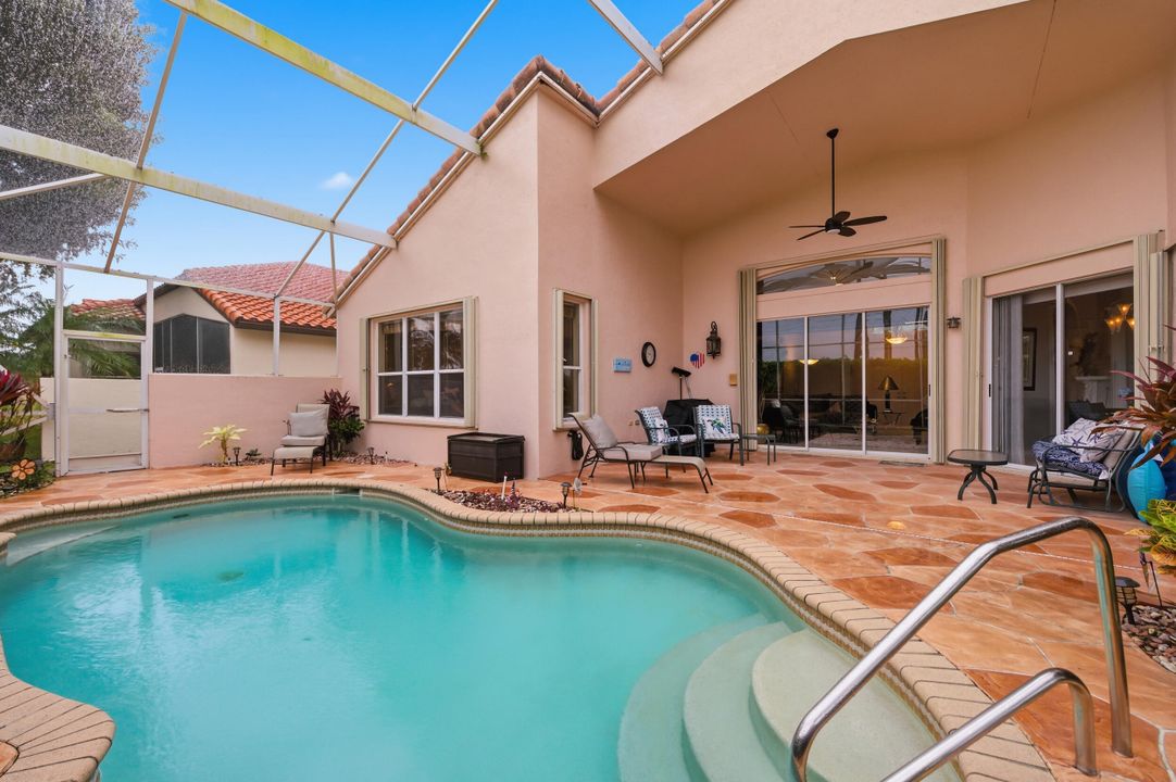 En Venta: $499,000 (3 camas, 2 baños, 2211 Pies cuadrados)