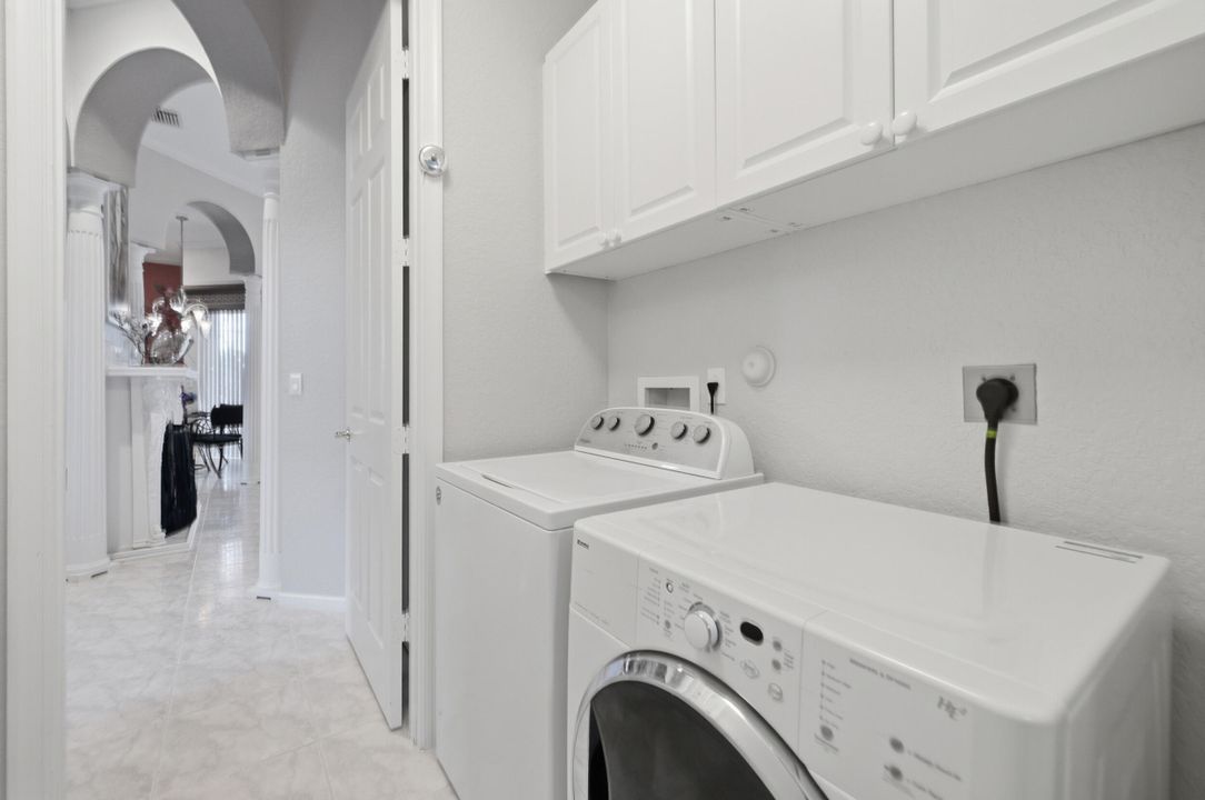 En Venta: $499,000 (3 camas, 2 baños, 2211 Pies cuadrados)