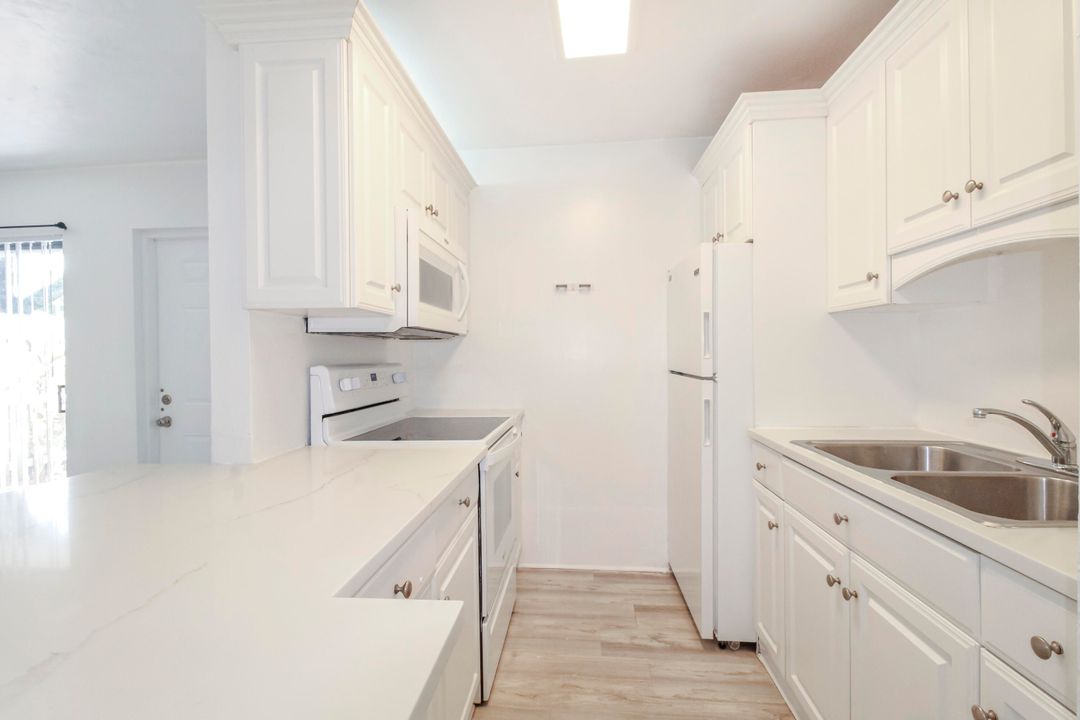 出租: $1,875 (2 贝兹, 2 浴室, 864 平方英尺)