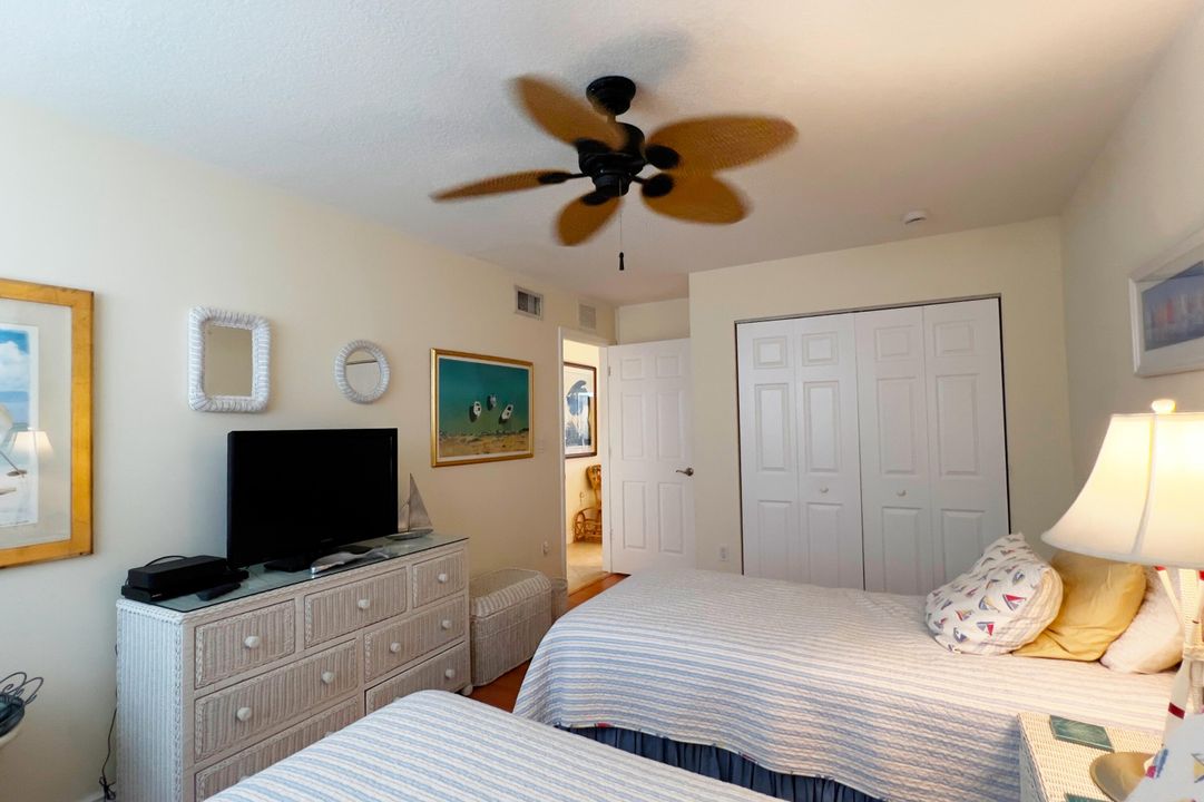 For Sale: $425,000 (2 beds, 2 baths, 1093 Square Feet)