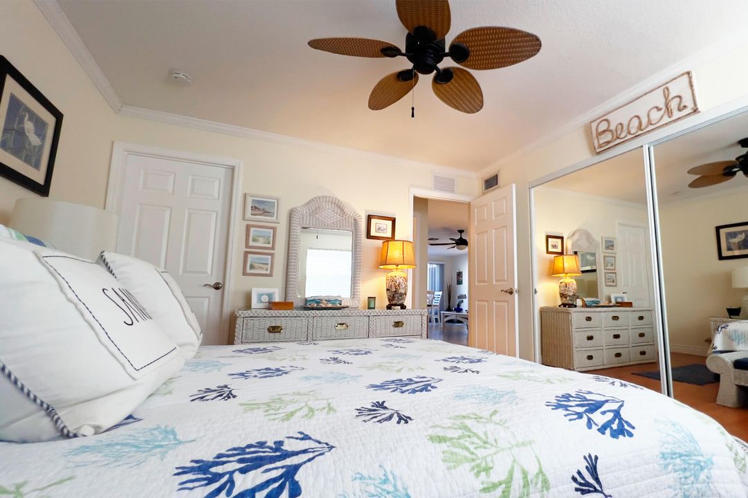 For Sale: $425,000 (2 beds, 2 baths, 1093 Square Feet)