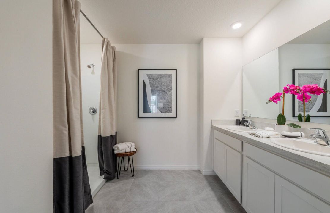 В аренду: $5,000 (5 спален, 3 ванн, 2447 Квадратных фут)