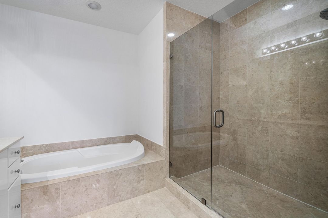 出租: $3,500 (1 贝兹, 1 浴室, 879 平方英尺)