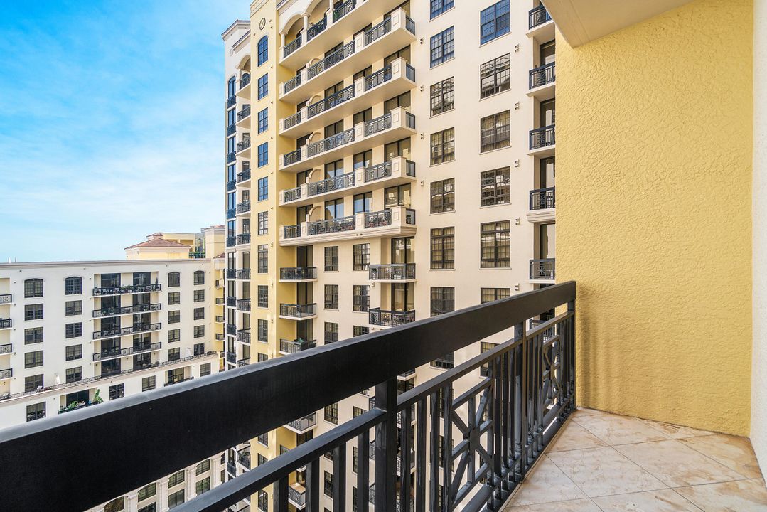 出租: $3,500 (1 贝兹, 1 浴室, 879 平方英尺)