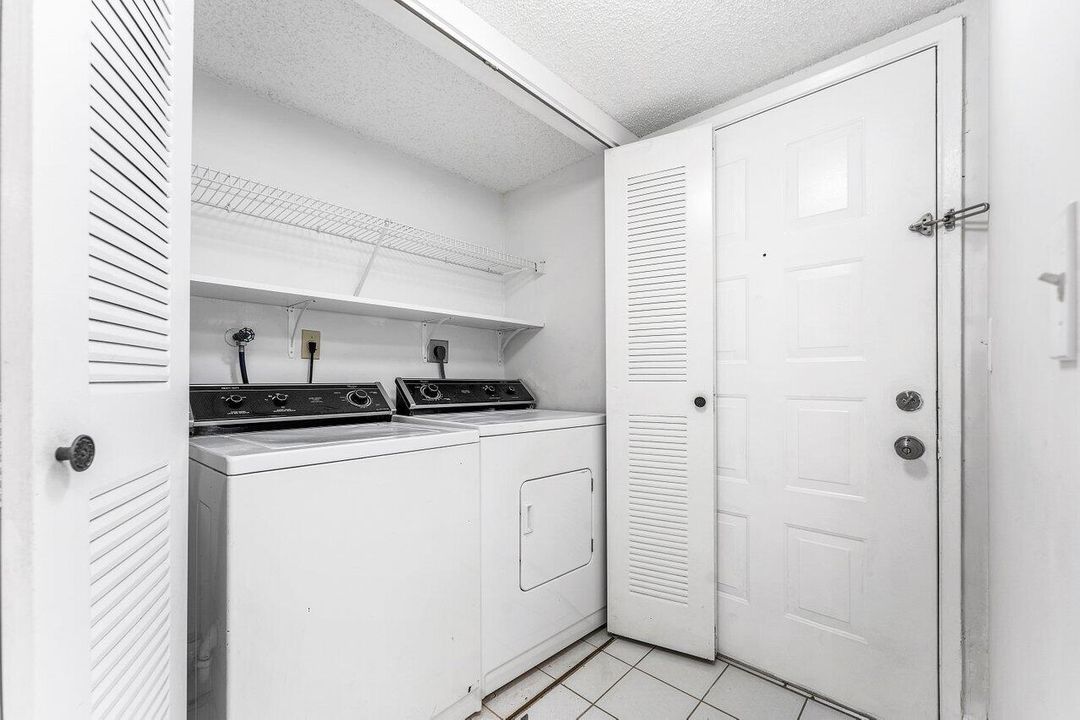 For Rent: $1,950 (2 beds, 2 baths, 840 Square Feet)