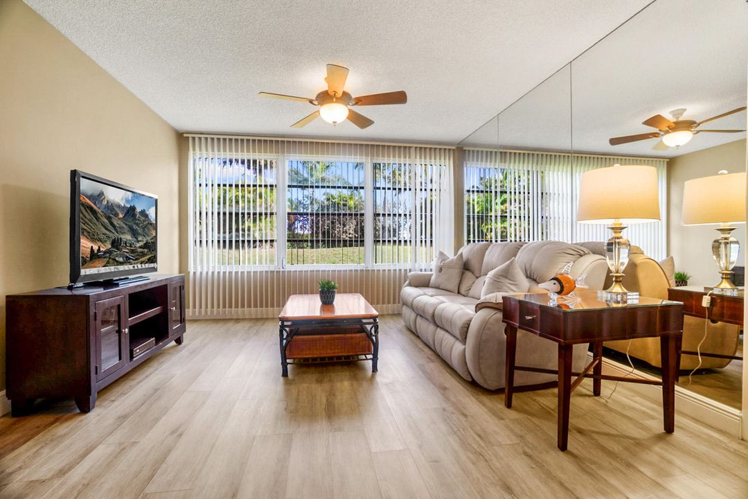 En Venta: $289,000 (2 camas, 2 baños, 1385 Pies cuadrados)