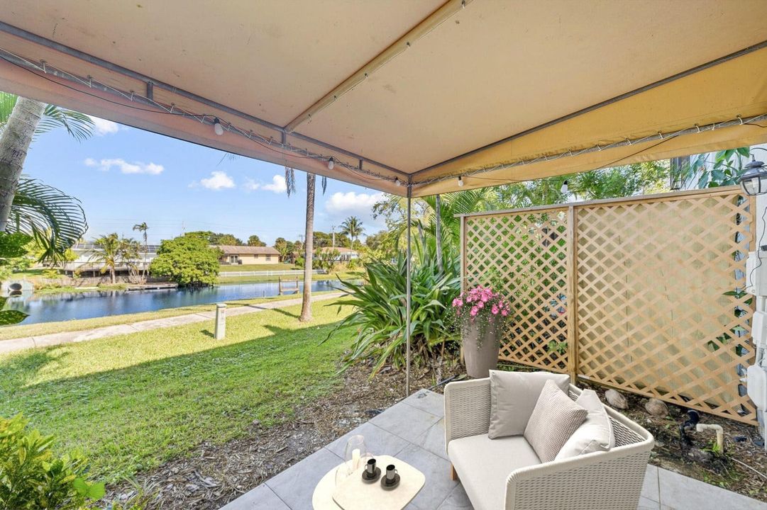 待售: $320,500 (2 贝兹, 2 浴室, 1558 平方英尺)