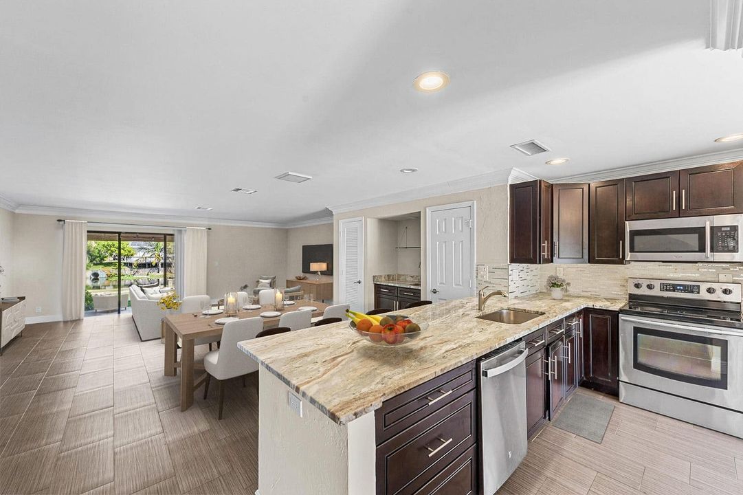 待售: $320,500 (2 贝兹, 2 浴室, 1558 平方英尺)