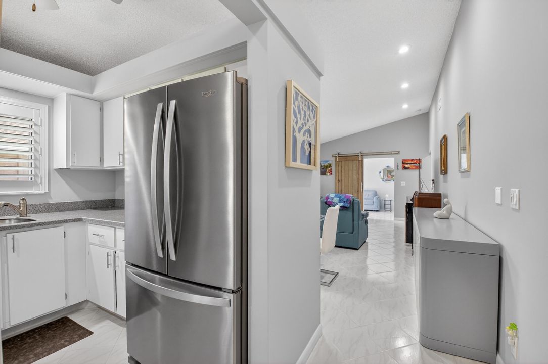 For Sale: $324,900 (2 beds, 2 baths, 1248 Square Feet)