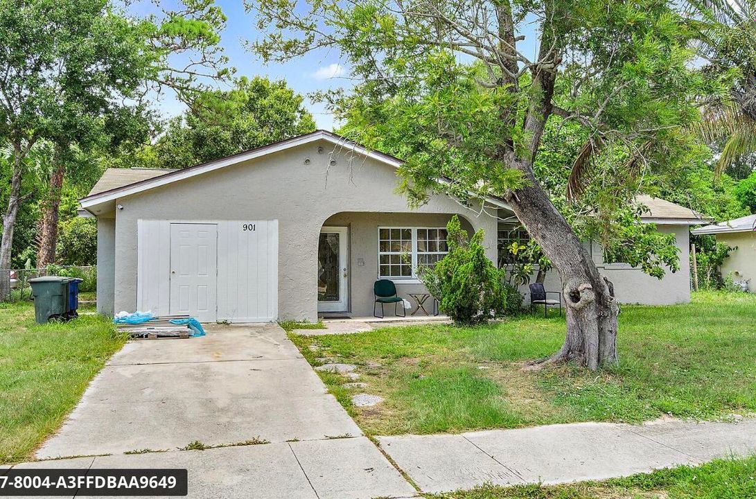 En Renta: $1,900 (3 camas, 2 baños, 1600 Pies cuadrados)