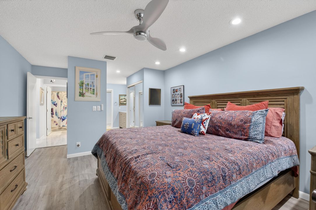 For Sale: $324,900 (2 beds, 2 baths, 1248 Square Feet)