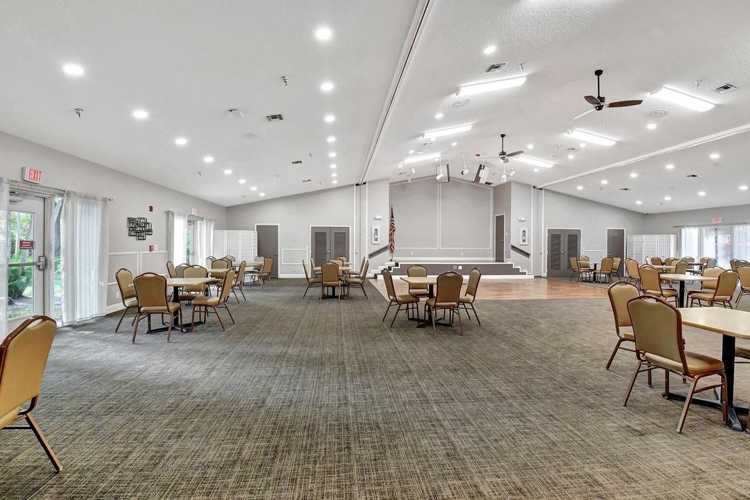 For Sale: $324,900 (2 beds, 2 baths, 1248 Square Feet)