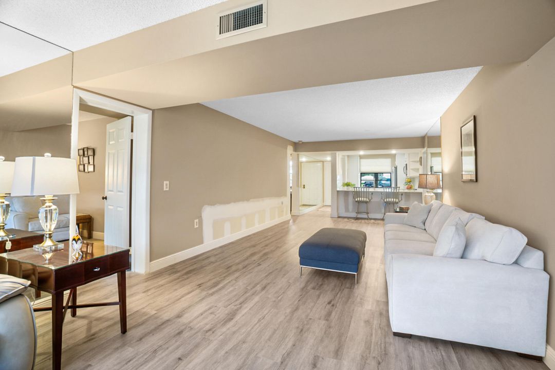 En Venta: $289,000 (2 camas, 2 baños, 1385 Pies cuadrados)