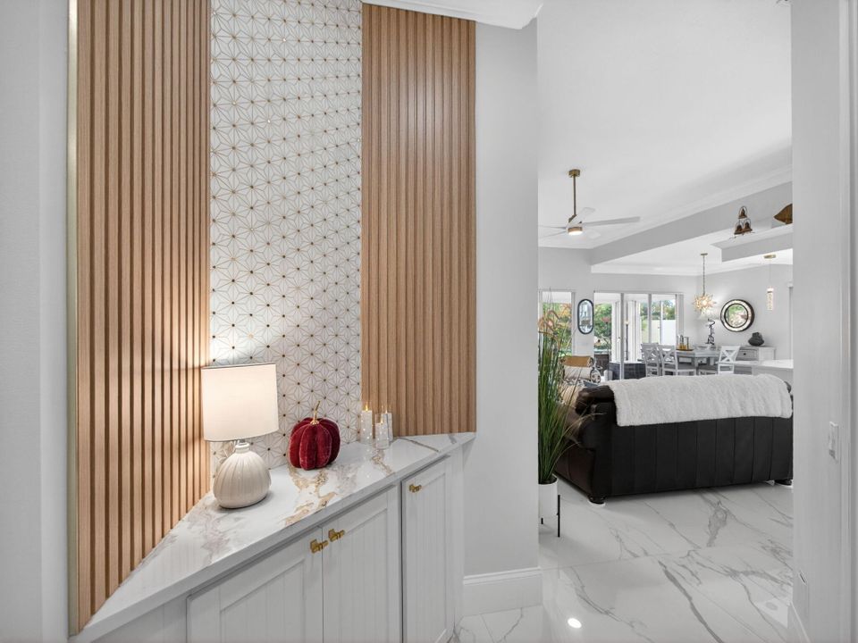 Activo con contrato: $4,200 (3 camas, 2 baños, 2000 Pies cuadrados)