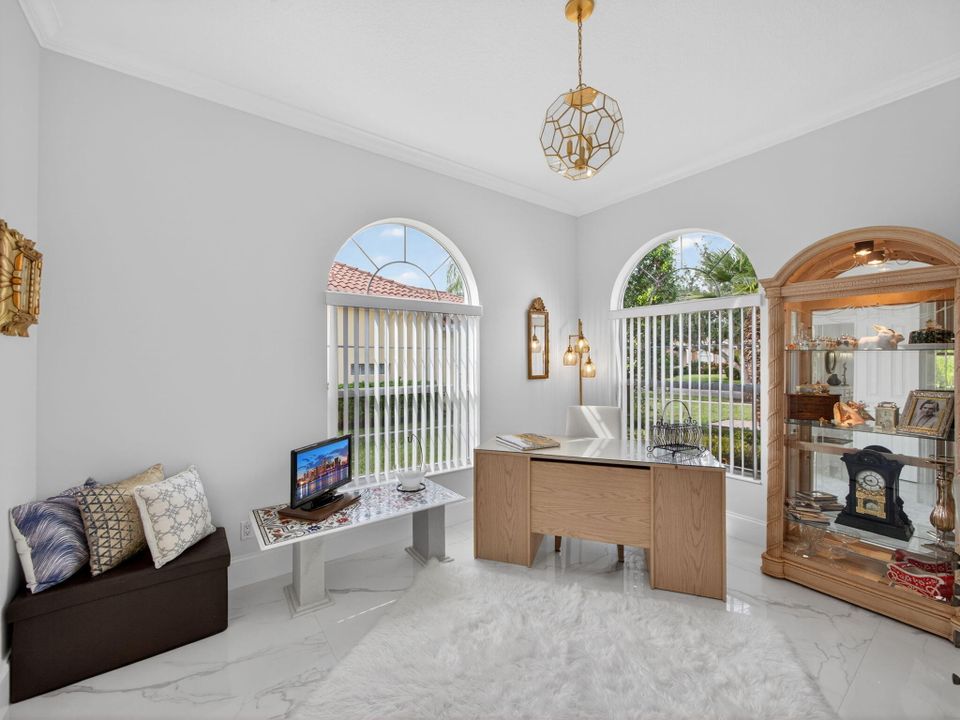 Activo con contrato: $4,200 (3 camas, 2 baños, 2000 Pies cuadrados)