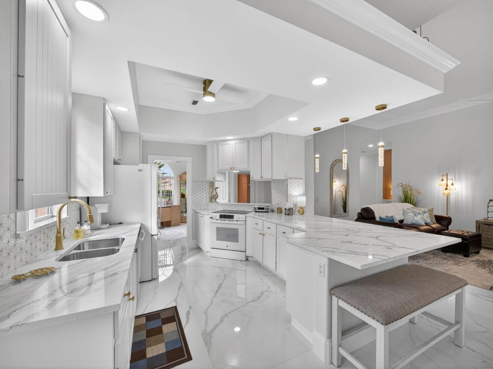 Activo con contrato: $4,200 (3 camas, 2 baños, 2000 Pies cuadrados)