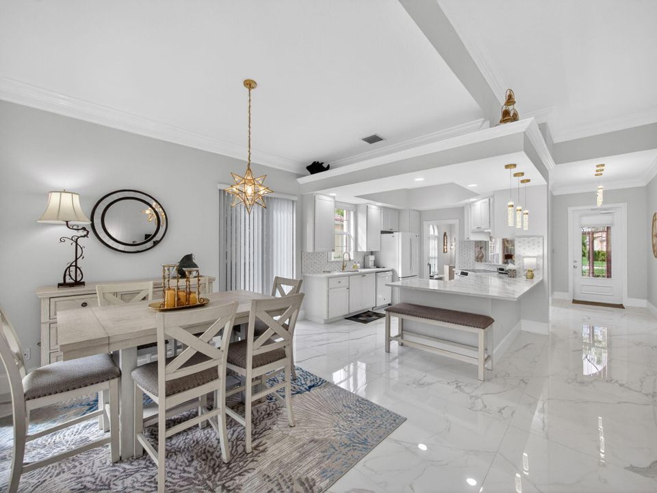 Activo con contrato: $4,200 (3 camas, 2 baños, 2000 Pies cuadrados)