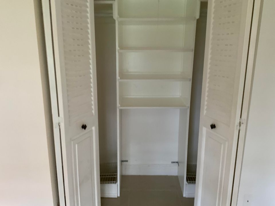 For Rent: $1,600 (2 beds, 1 baths, 819 Square Feet)