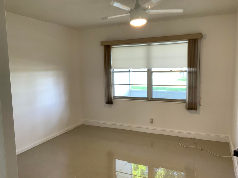 For Rent: $1,600 (2 beds, 1 baths, 819 Square Feet)