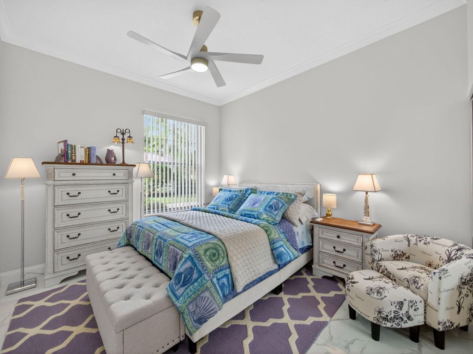 Activo con contrato: $4,200 (3 camas, 2 baños, 2000 Pies cuadrados)